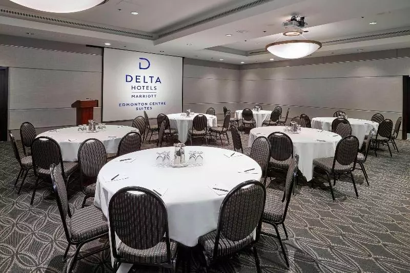 Delta Hotels By Marriott Edmonton Centre Suites