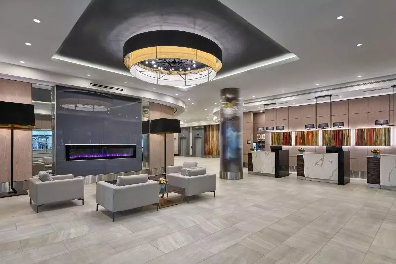 Delta Hotels By Marriott Edmonton Centre Suites