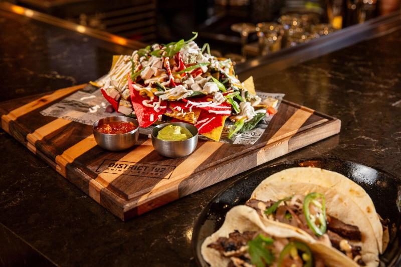 Delta Hotels By Marriott Edmonton Centre Suites