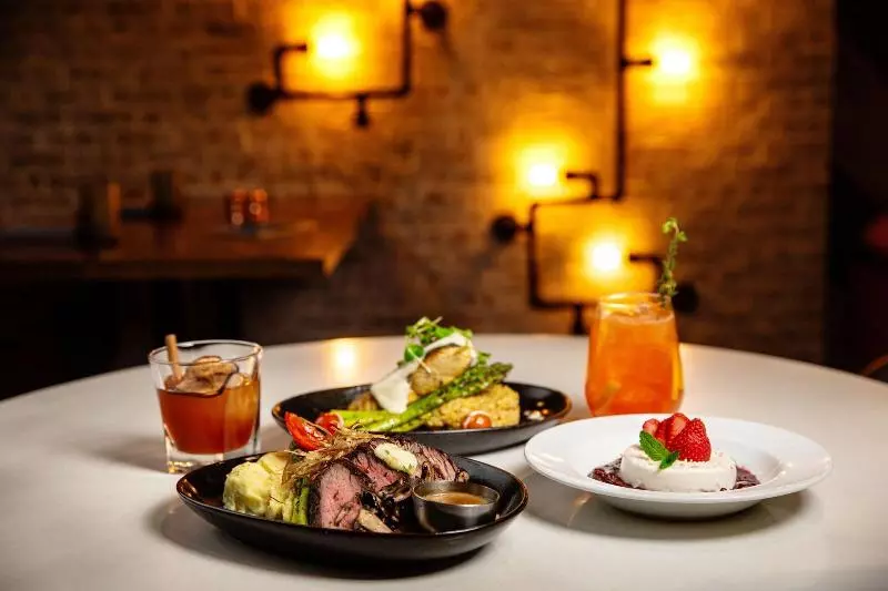 Delta Hotels By Marriott Edmonton Centre Suites