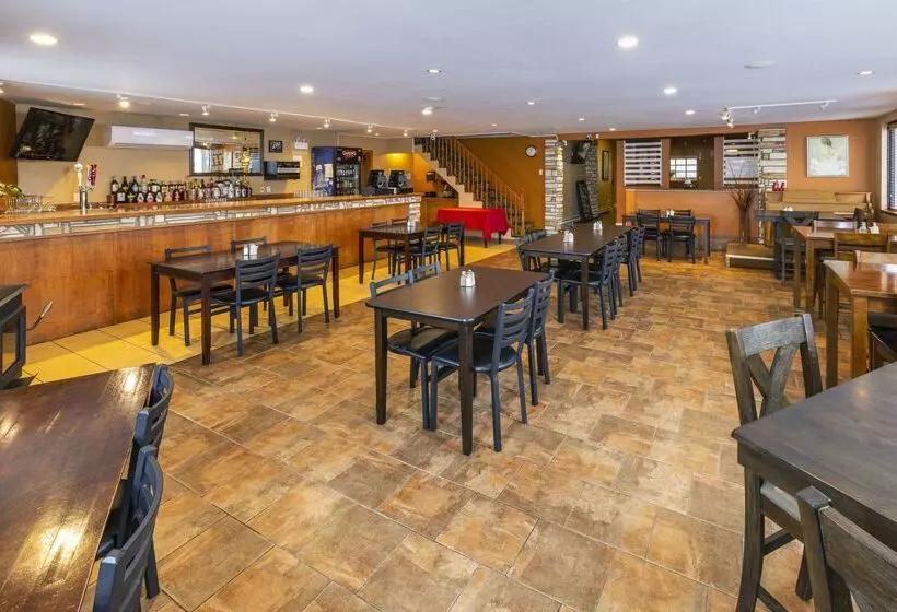 酒店 Econo Lodge Miramichi