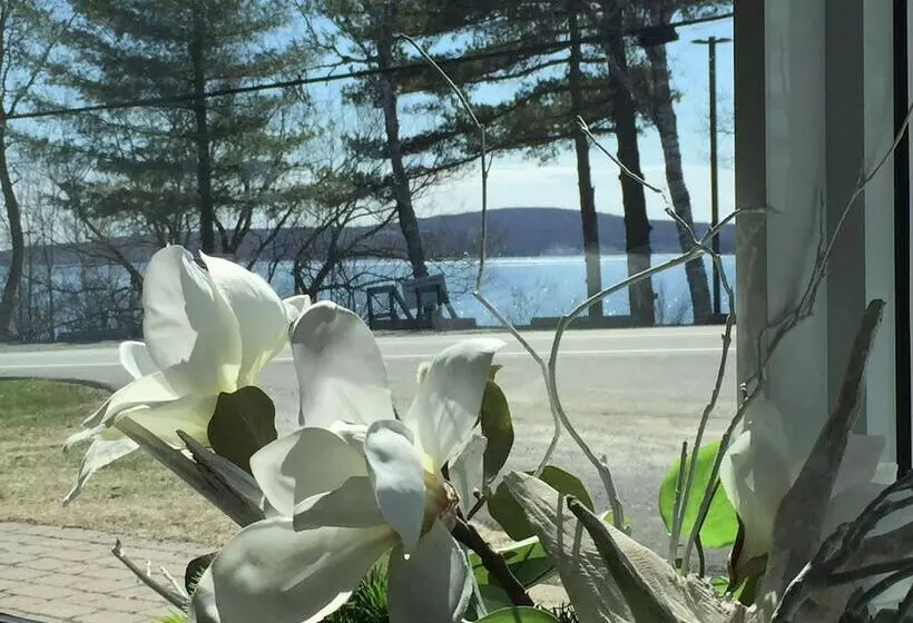 בית מלון כפרי Lac Brome