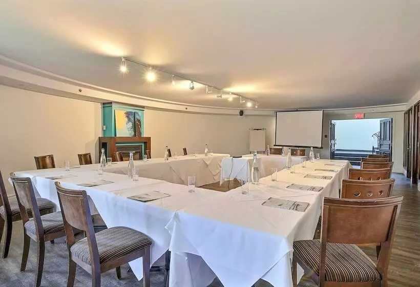 בית מלון כפרי Lac Brome