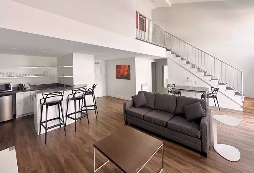 בית מלון כפרי Lac Brome