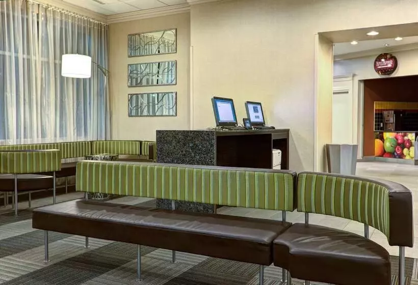 Radisson Hotel & Suites Fallsview