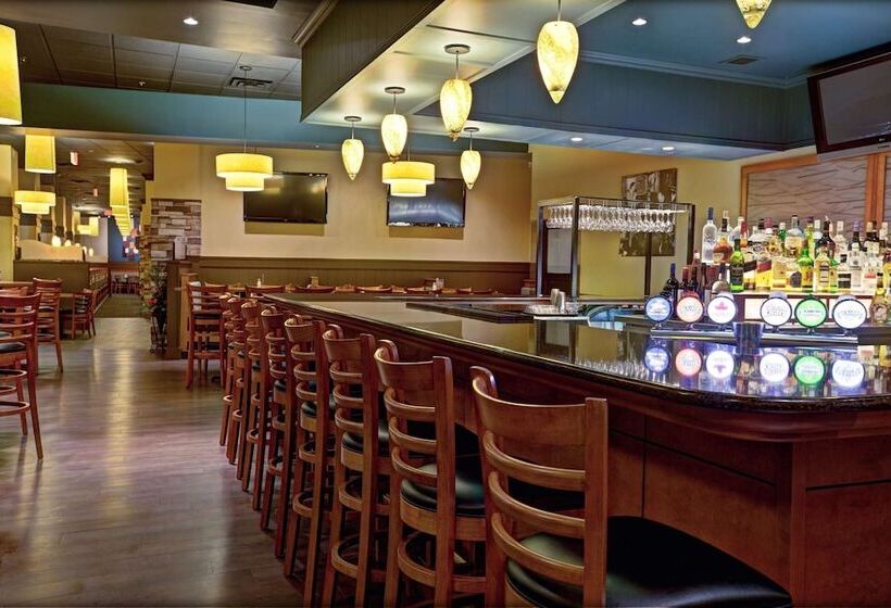 Radisson Hotel & Suites Fallsview