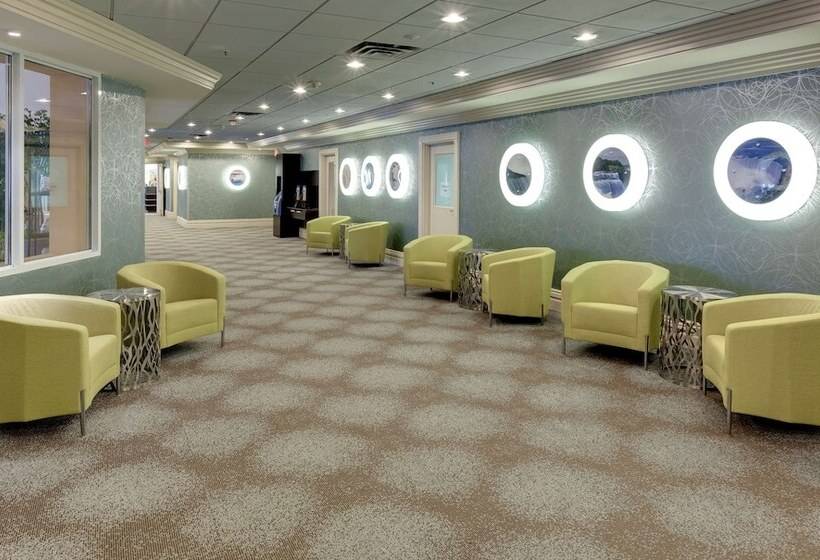 Radisson Hotel & Suites Fallsview