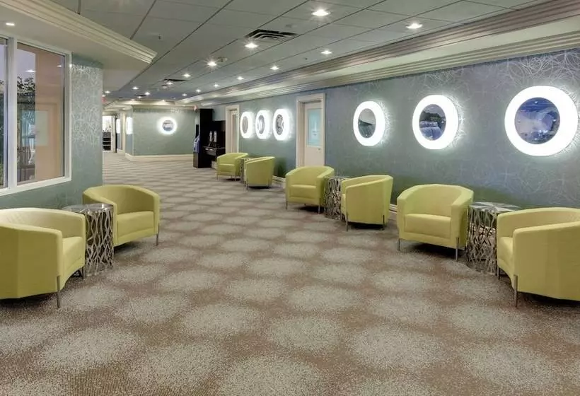 Radisson Hotel & Suites Fallsview