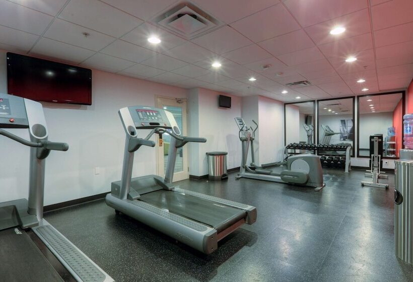 Radisson Hotel & Suites Fallsview