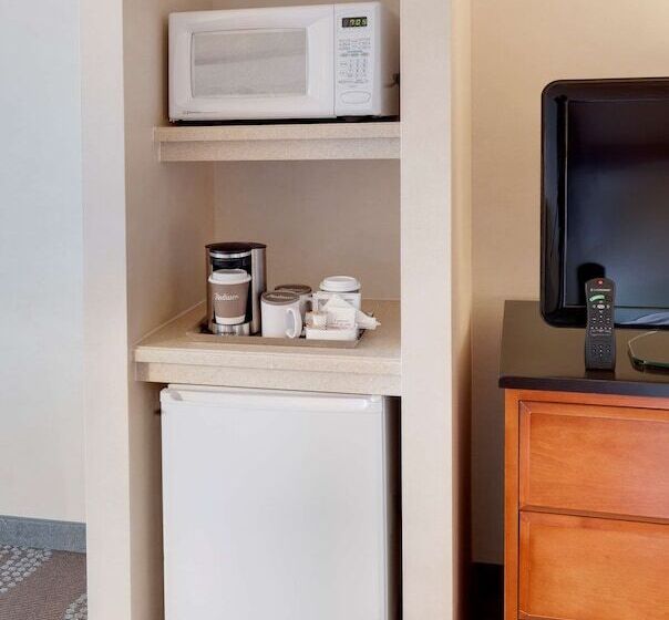 Radisson Hotel & Suites Fallsview