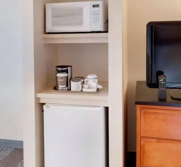 Radisson Hotel & Suites Fallsview