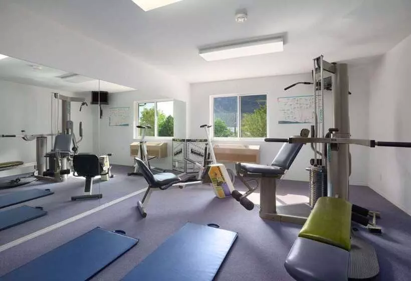 호텔 Super 8 By Wyndham West Kelowna Bc