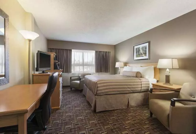 Отель Travelodge By Wyndham Prince George