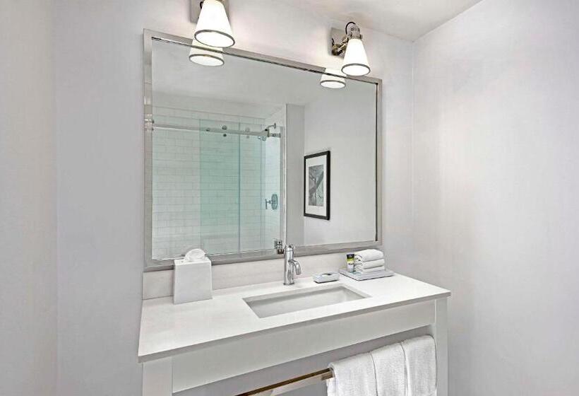 Grand Park Hotel Vancouver Airport, Ascend Hotel Collection