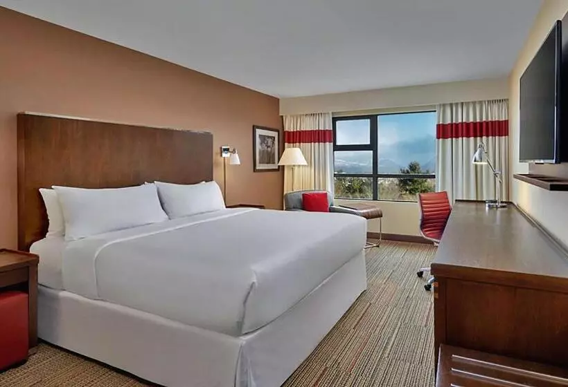 Grand Park Hotel Vancouver Airport, Ascend Hotel Collection