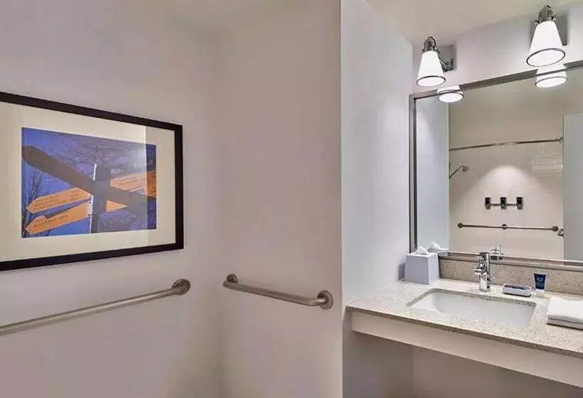 Grand Park Hotel Vancouver Airport, Ascend Hotel Collection