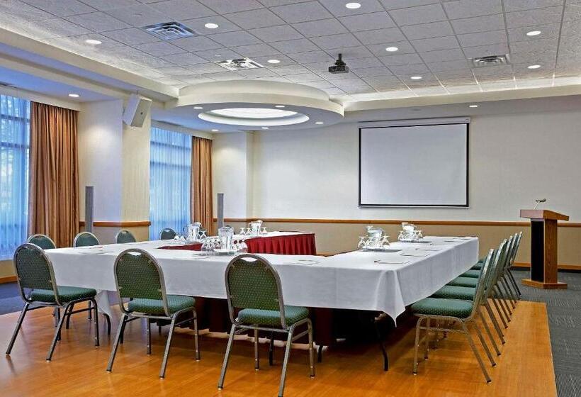 Grand Park Hotel Vancouver Airport, Ascend Hotel Collection