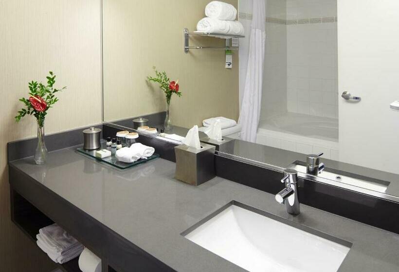 Executive Plaza Hotel & Conference Centre, Metro Vancouver