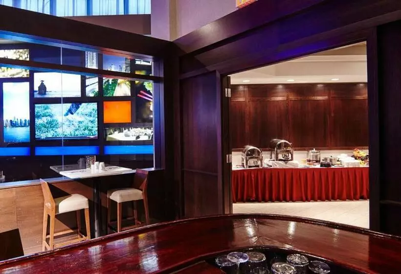 Executive Plaza Hotel & Conference Centre, Metro Vancouver