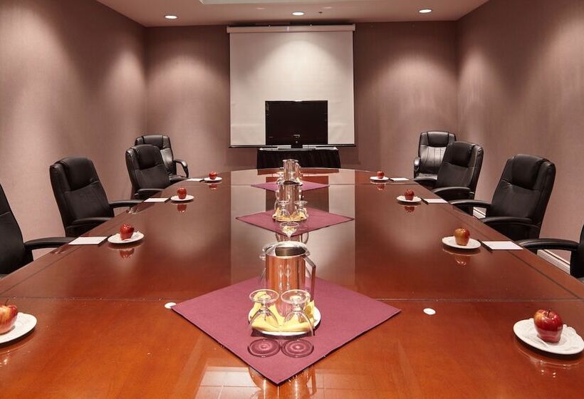 Executive Plaza Hotel & Conference Centre, Metro Vancouver