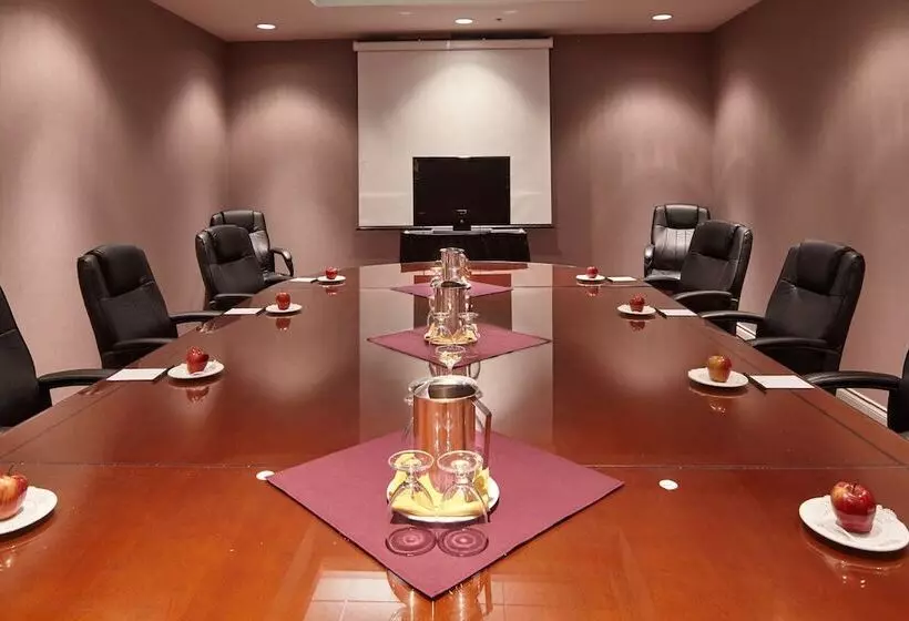 Executive Plaza Hotel & Conference Centre, Metro Vancouver