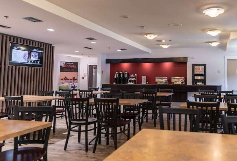 בית מלון כפרי Kelowna & Conference Centre