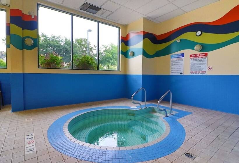 בית מלון כפרי Kelowna & Conference Centre