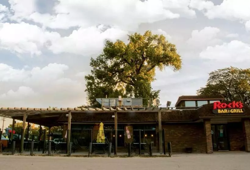 فندق Morden Motor Inn