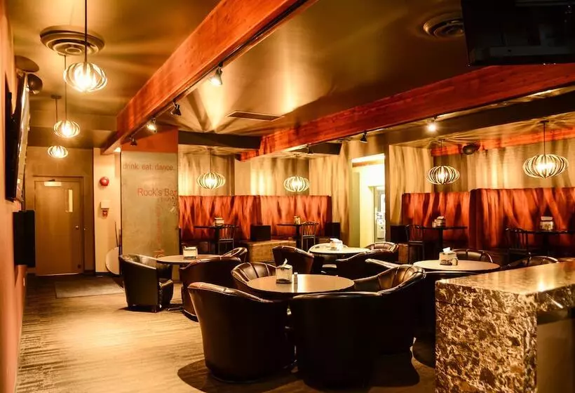 فندق Morden Motor Inn