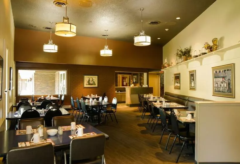 فندق Morden Motor Inn