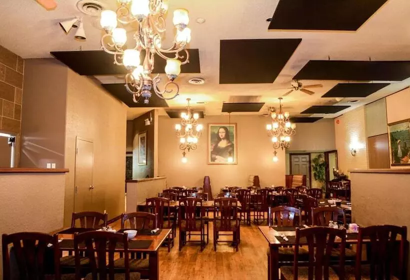 فندق Morden Motor Inn