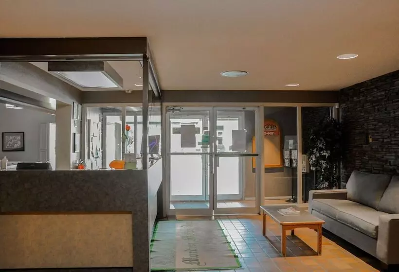 فندق Morden Motor Inn