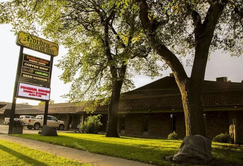 فندق Morden Motor Inn