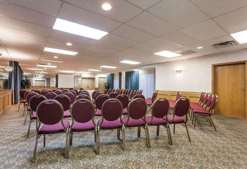 فندق Ramada By Wyndham Coquitlam