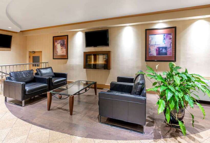 فندق Ramada By Wyndham Coquitlam