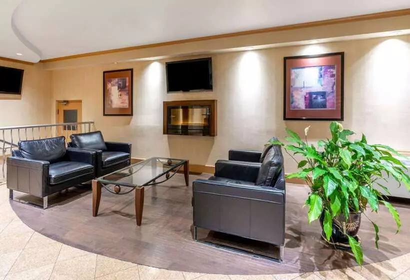 호텔 Ramada By Wyndham Coquitlam