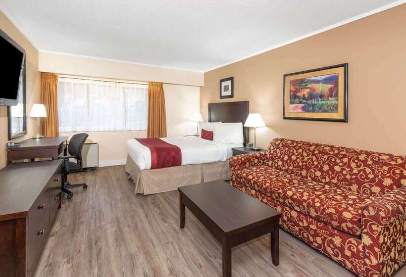 فندق Ramada By Wyndham Coquitlam