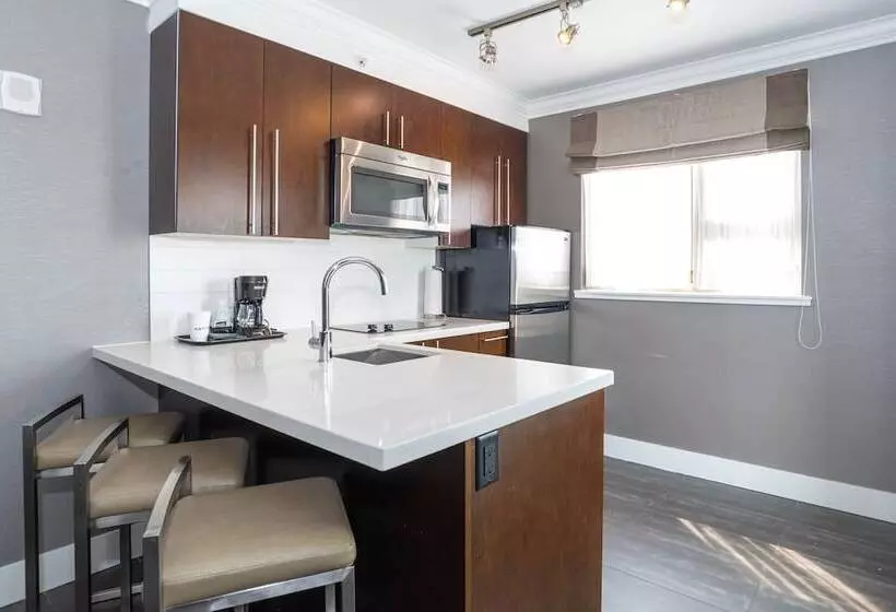 Sandman Hotel Edmonton West