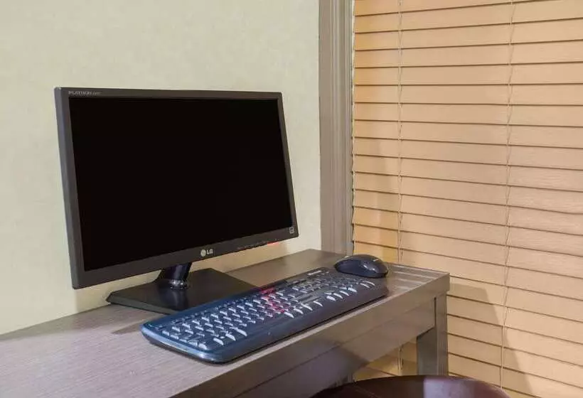 Hotel Super 8 By Wyndham Lethbridge