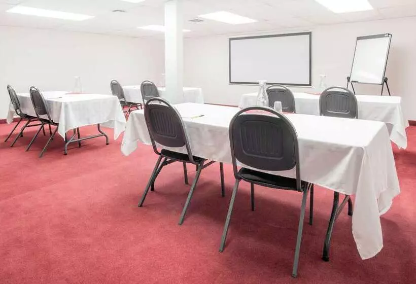 Hotel Super 8 By Wyndham Lethbridge