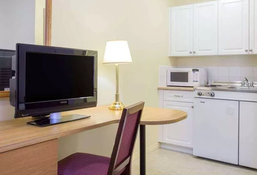 Hotel Super 8 By Wyndham Lethbridge