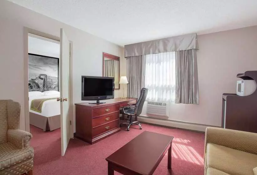 Hotel Super 8 By Wyndham Lethbridge