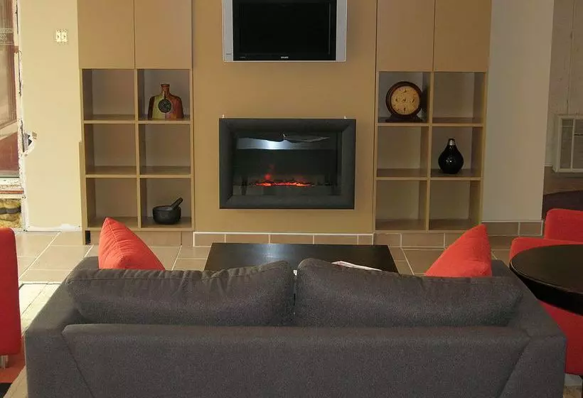 Dartmouth Oceanview Hotel