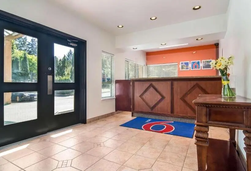 Motel 6 Surrey, Bc