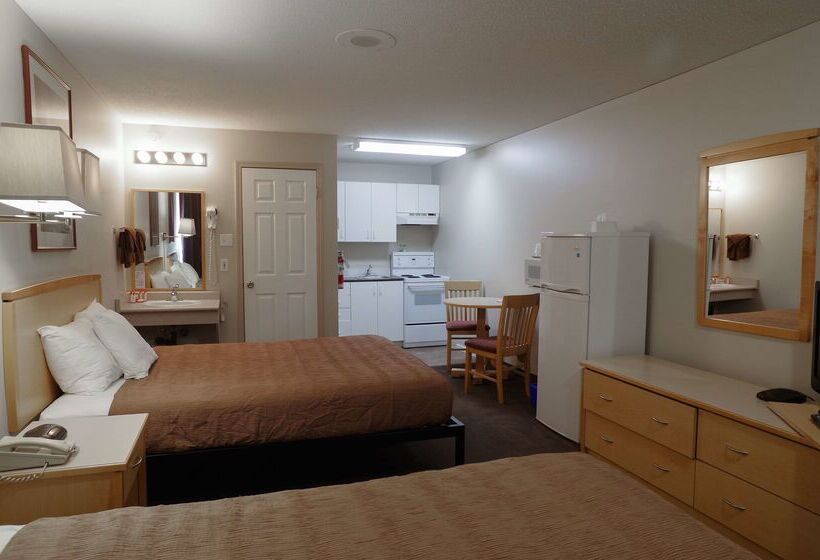 هتل Canadas Best Value Inn And Suites Fernie