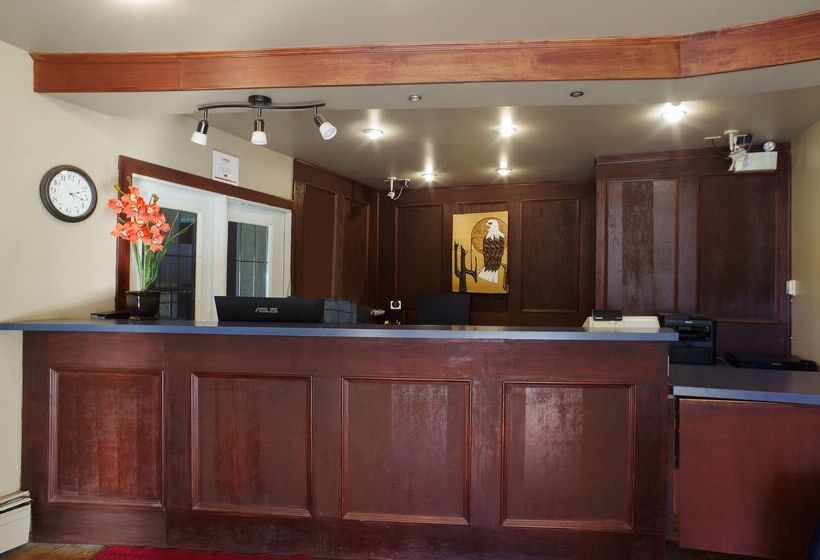 هتل Canadas Best Value Inn And Suites Fernie