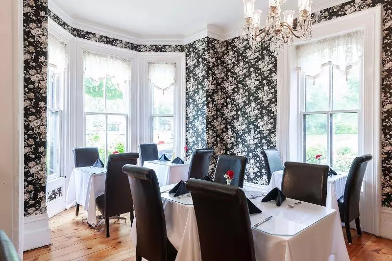 酒店 Stone Maiden Inn