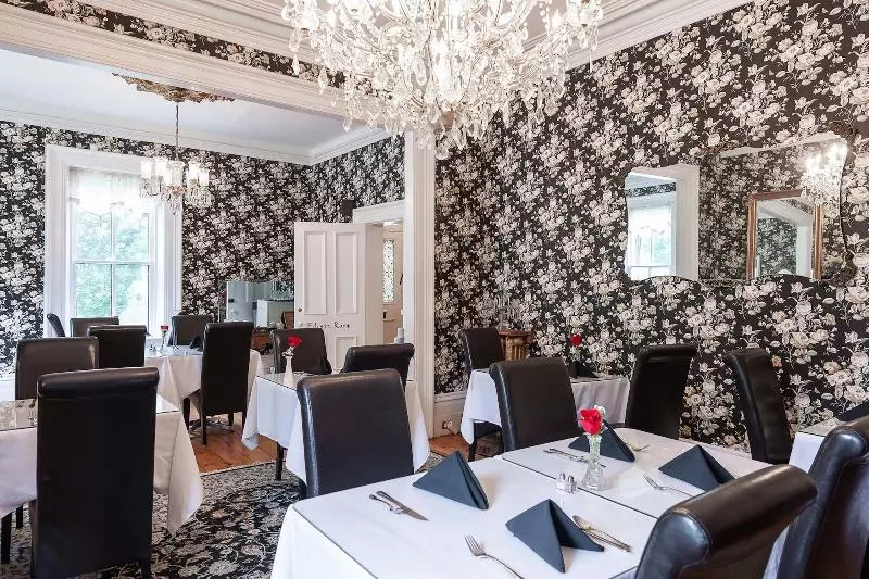 酒店 Stone Maiden Inn