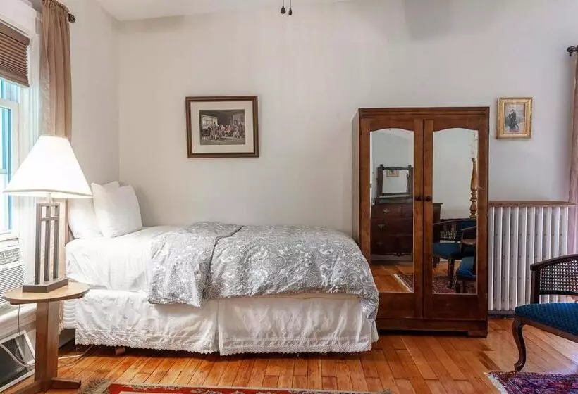 酒店 Stone Maiden Inn