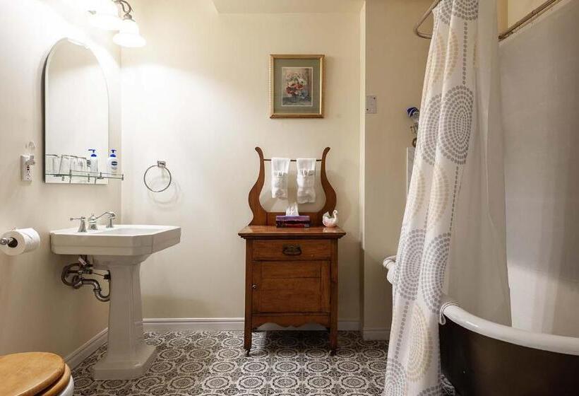 فندق Stone Maiden Inn